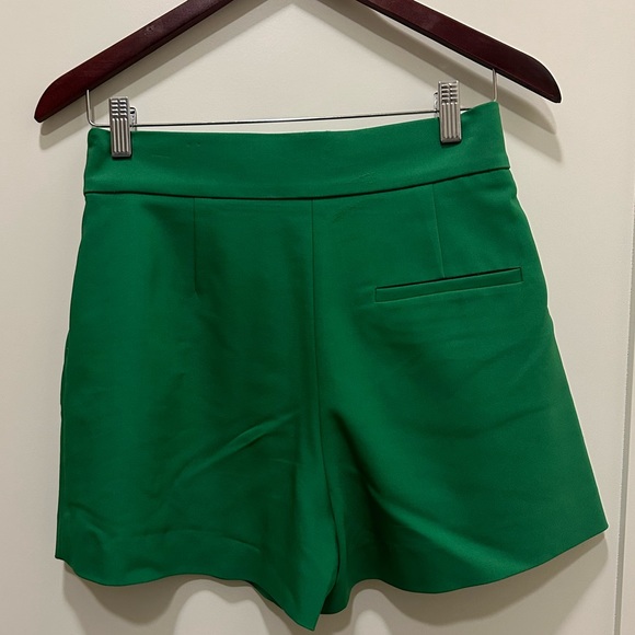 Zara Green shorts - Picture 2 of 4